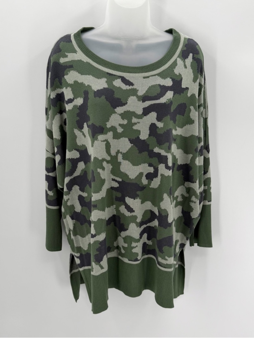New Directions Sweater Womens 2X Green Camo Knit Relaxed Pullover Casual Top NWT